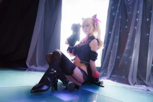 萌芽儿o0《dva黑猫》主题写真：18张全套美图