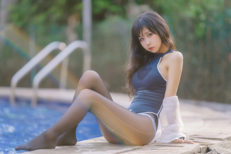 萌芽儿o0《竞泳 得体社》主题写真：17张全套美图