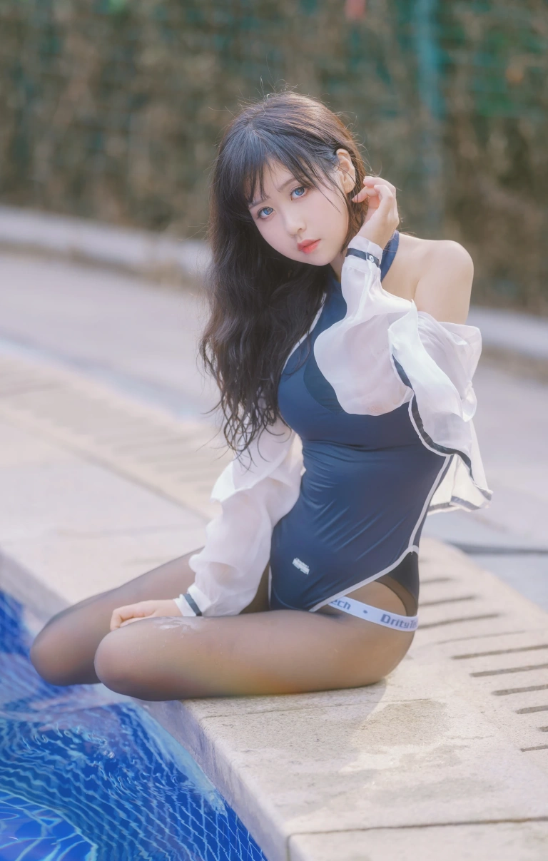 萌芽儿o0《竞泳 得体社》主题写真：17张全套美图