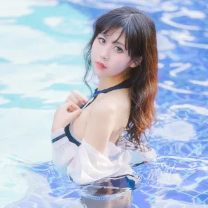 萌芽儿o0《竞泳 得体社》主题写真：17张全套美图