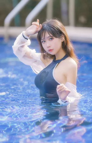 萌芽儿o0《竞泳 得体社》主题写真：17张全套美图
