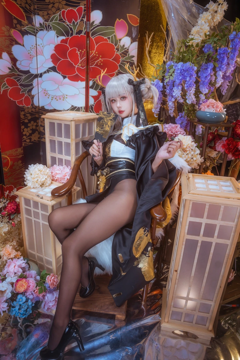 萌芽儿o0《白兔和服》主题写真：18张全套美图