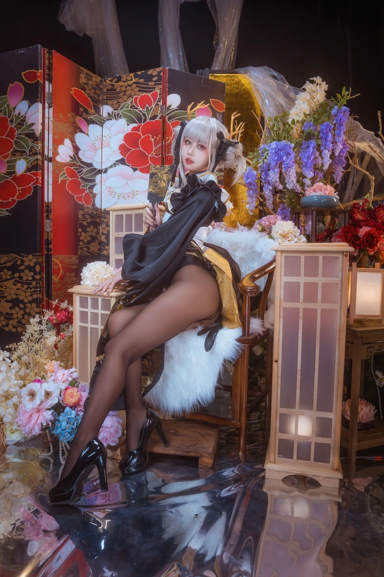 萌芽儿o0《白兔和服》主题写真：18张全套美图