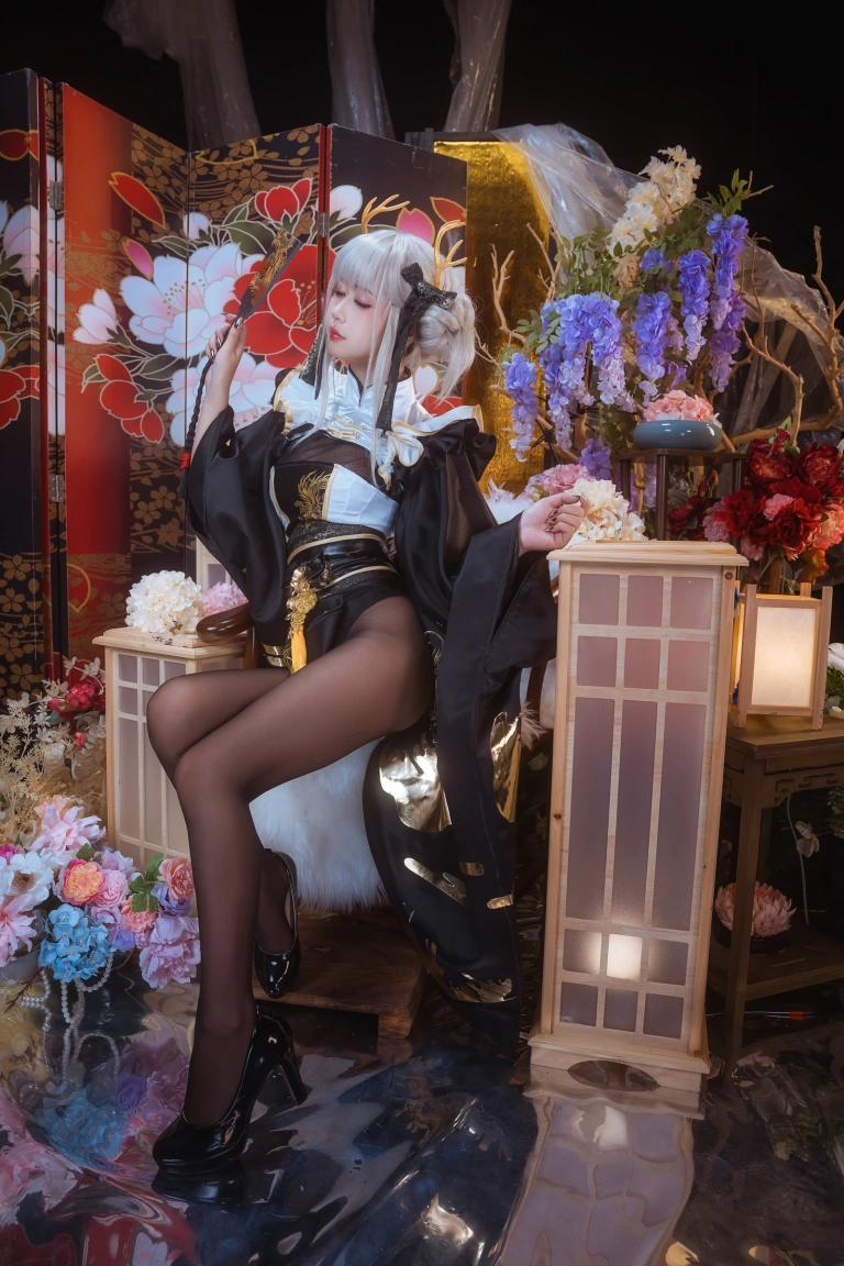 萌芽儿o0《白兔和服》主题写真：18张全套美图