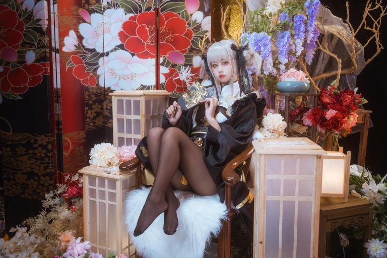 萌芽儿o0《白兔和服》主题写真：18张全套美图