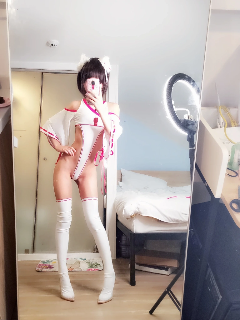 萌芽儿o0《巫女服 自拍》主题写真：22张全套美图，含2个视频