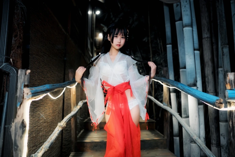 萌芽儿o0《透明巫女》主题写真：14张全套美图