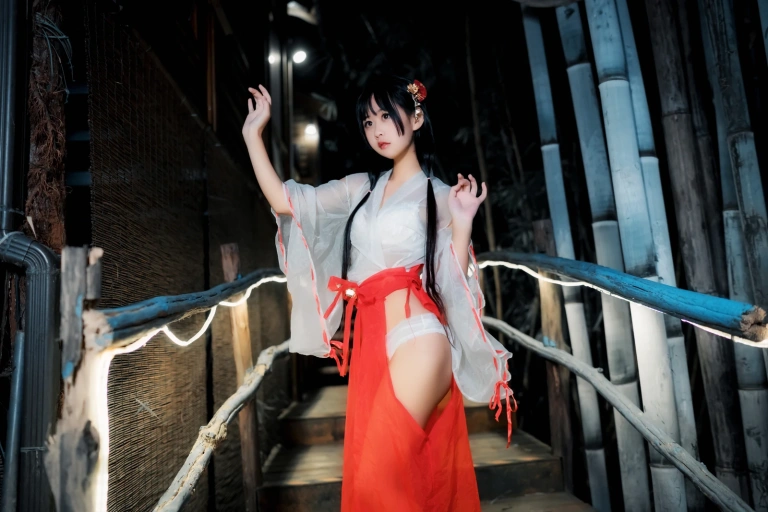 萌芽儿o0《透明巫女》主题写真：14张全套美图