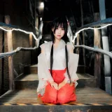 萌芽儿o0《透明巫女》主题写真：14张全套美图