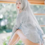 萌芽儿o0《白泳装》主题写真：25张全套美图