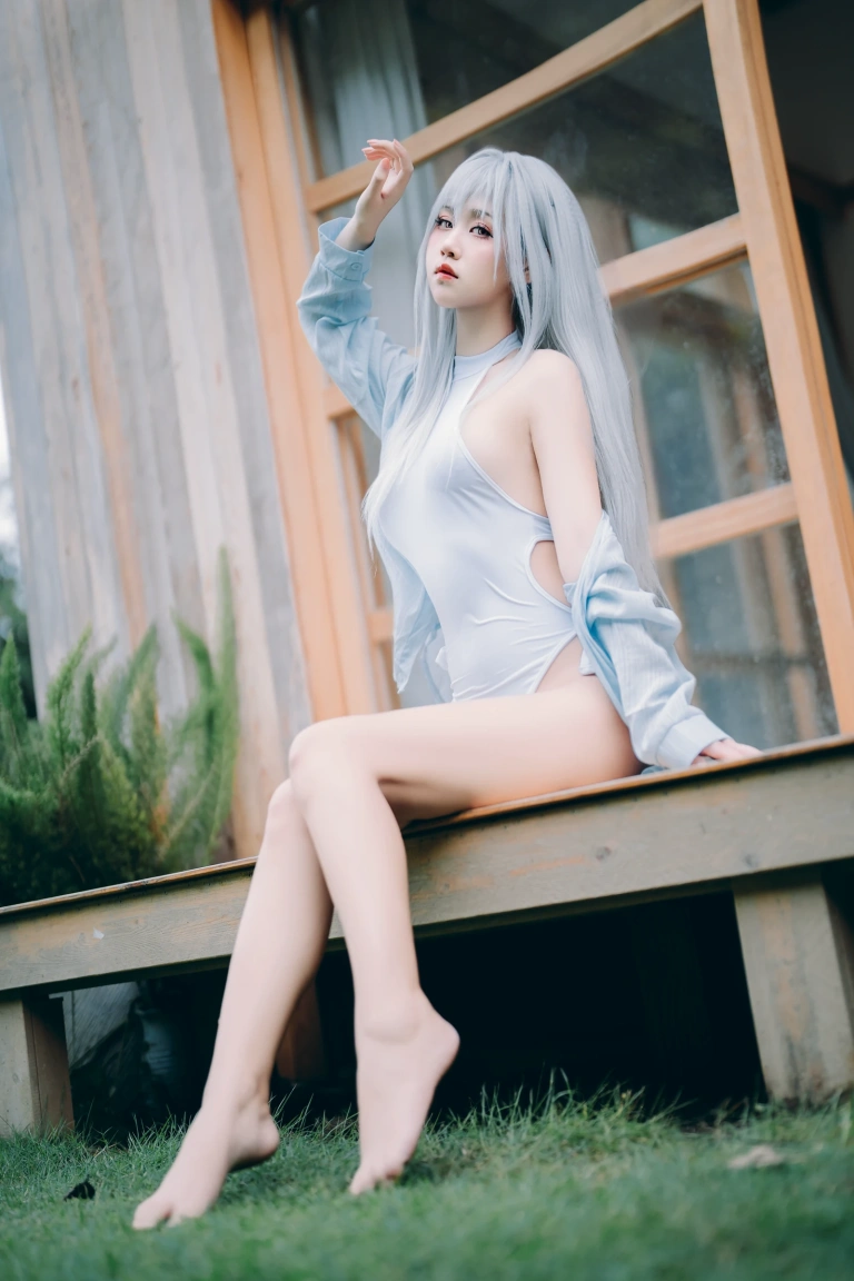 萌芽儿o0《白泳装》主题写真：25张全套美图