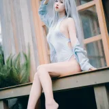 萌芽儿o0《白泳装》主题写真：25张全套美图