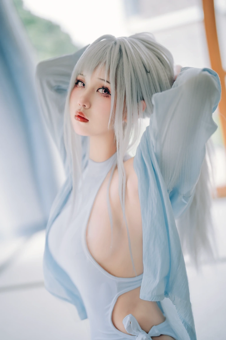 萌芽儿o0《白泳装》主题写真：25张全套美图