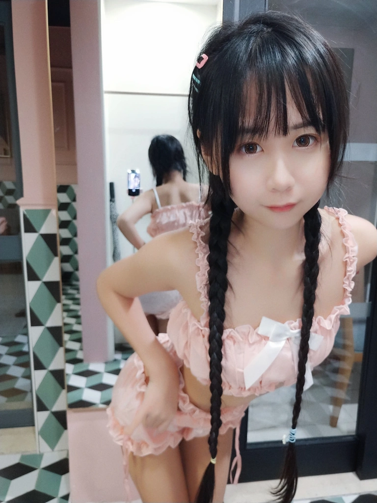 萌芽儿o0《南瓜睡衣》主题写真：26张全套美图