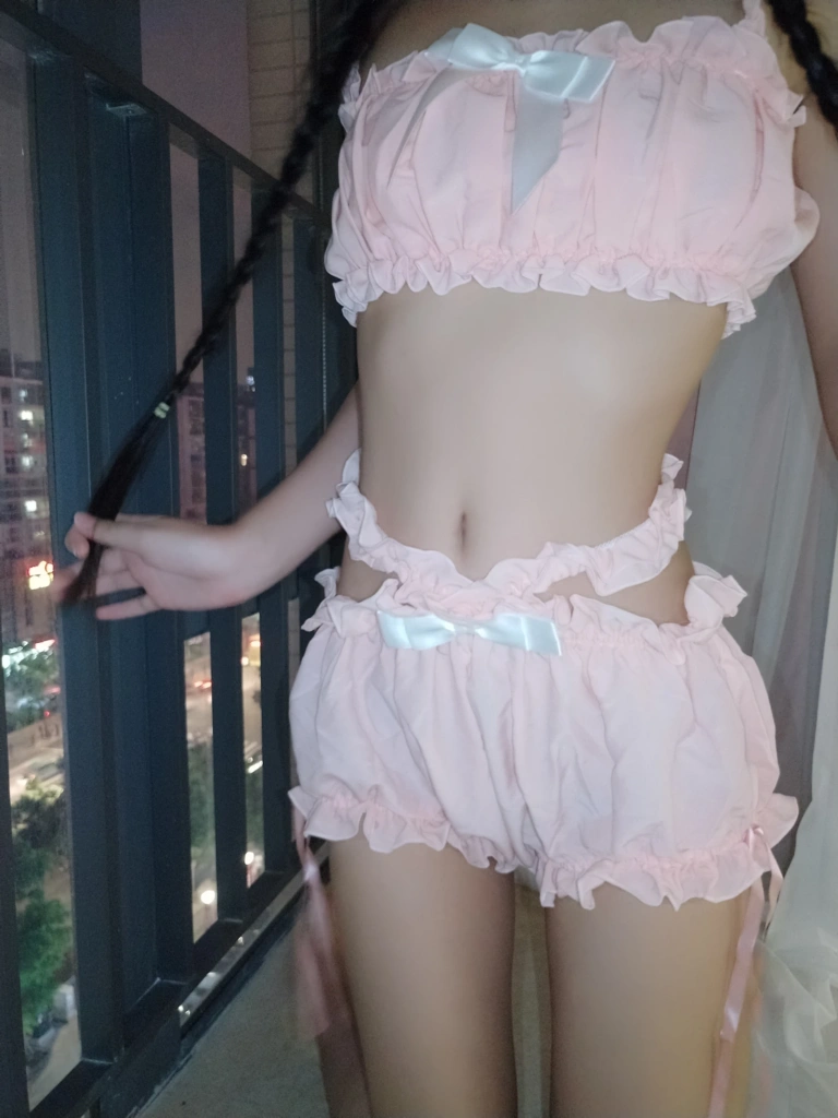 萌芽儿o0《南瓜睡衣》主题写真：26张全套美图