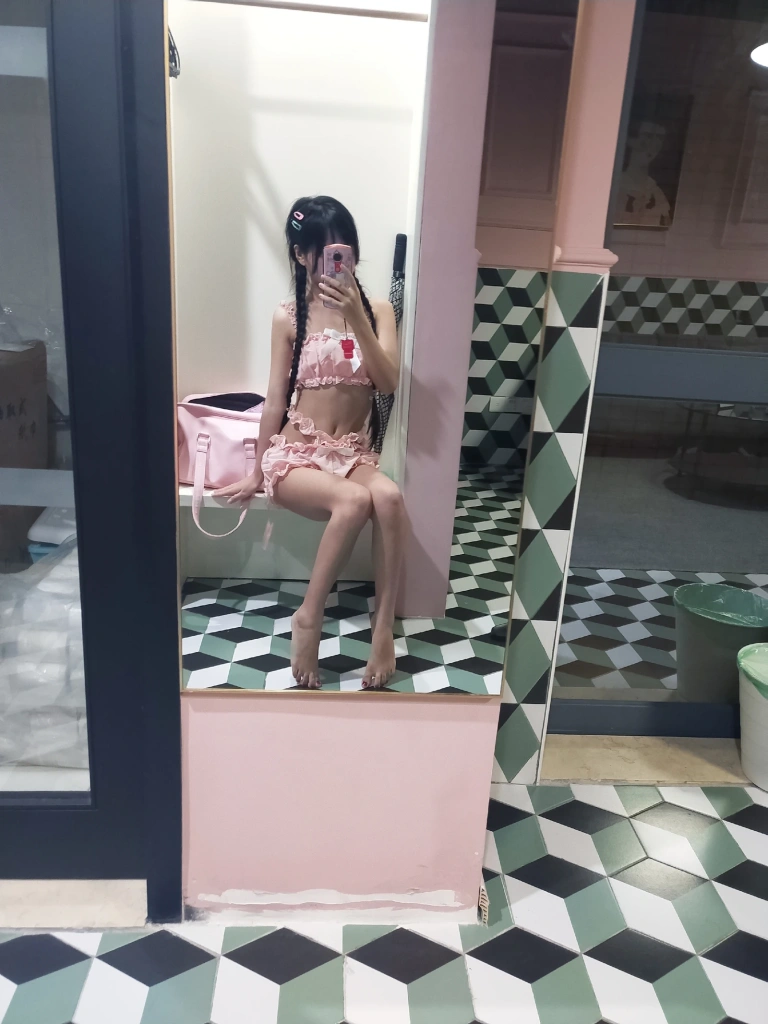 萌芽儿o0《南瓜睡衣》主题写真：26张全套美图