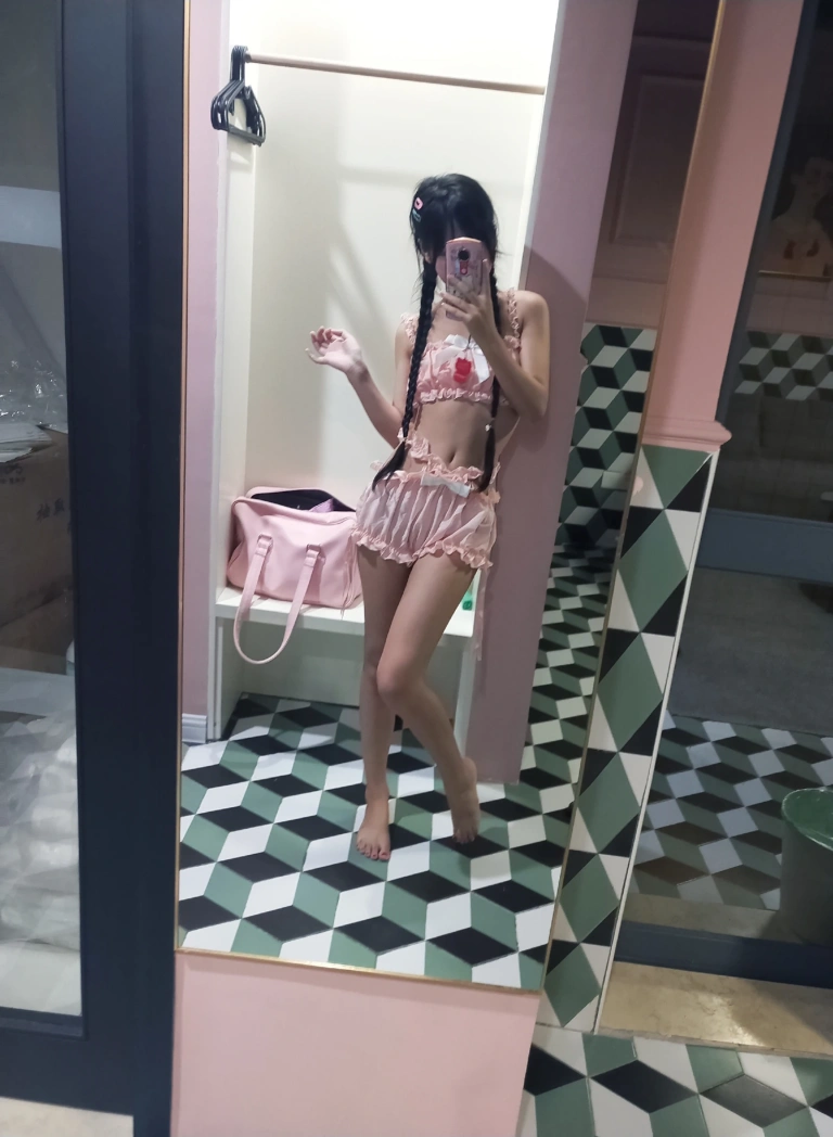 萌芽儿o0《南瓜睡衣》主题写真：26张全套美图