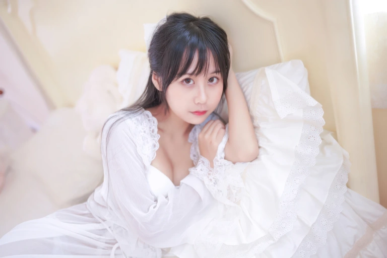 萌芽儿o0《白茶清欢》主题写真：22张全套美图