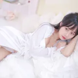 萌芽儿o0《白茶清欢》主题写真：22张全套美图