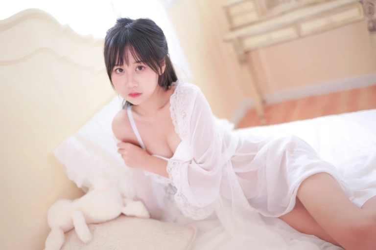 萌芽儿o0《白茶清欢》主题写真：22张全套美图