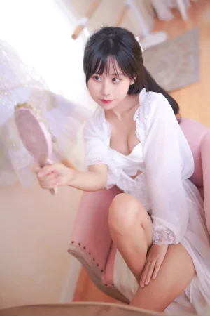 萌芽儿o0《白茶清欢》主题写真：22张全套美图