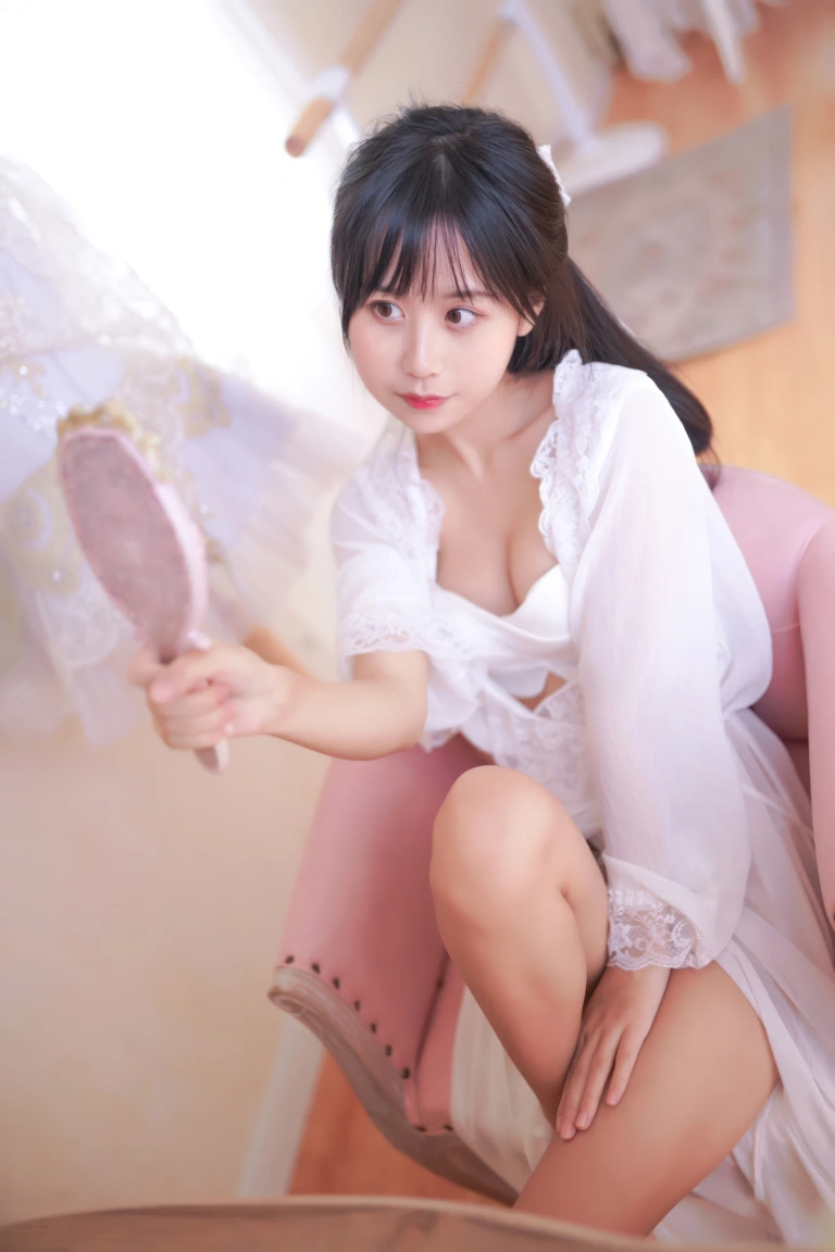 萌芽儿o0《白茶清欢》主题写真：22张全套美图