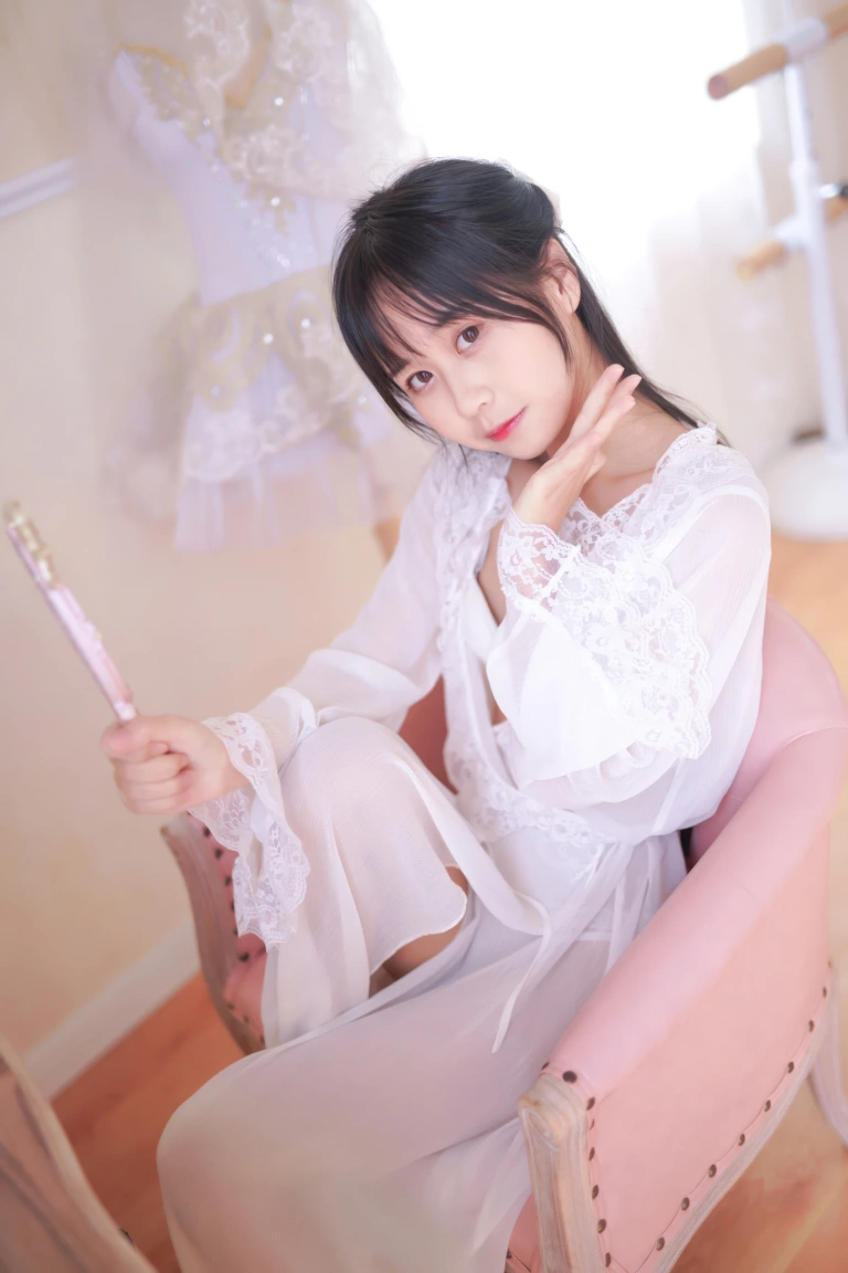 萌芽儿o0《白茶清欢》主题写真：22张全套美图