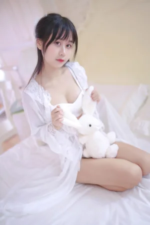 萌芽儿o0《白茶清欢》主题写真：22张全套美图