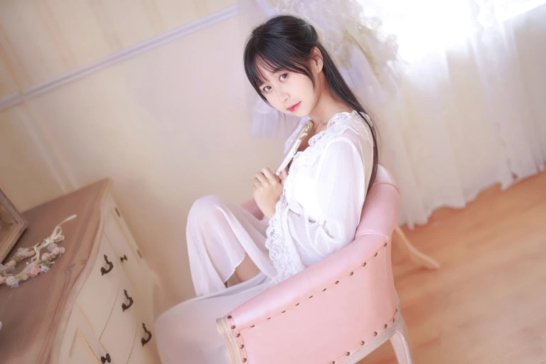 萌芽儿o0《白茶清欢》主题写真：22张全套美图
