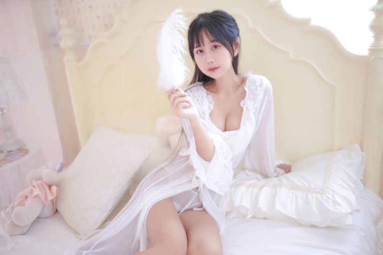 萌芽儿o0《白茶清欢》主题写真：22张全套美图