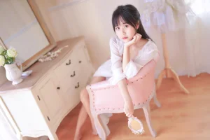 萌芽儿o0《白茶清欢》主题写真：22张全套美图