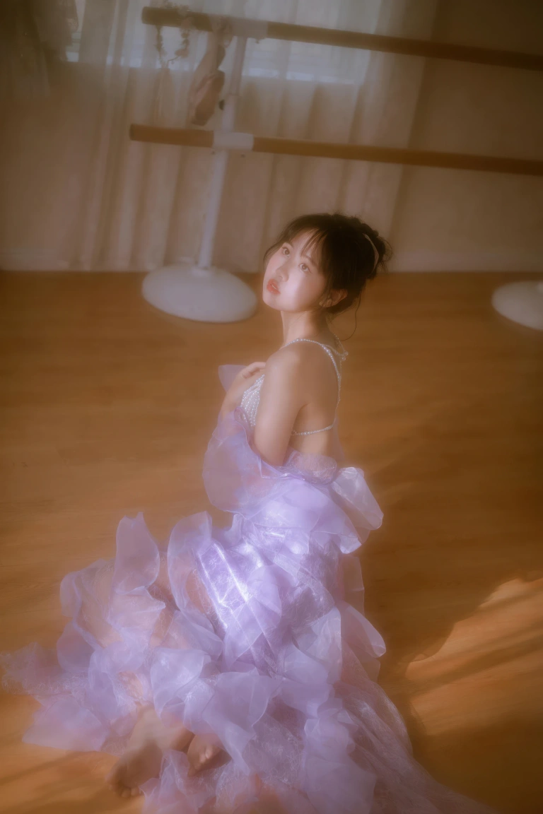 萌芽儿o0《左家娇女》主题写真：49张全套美图