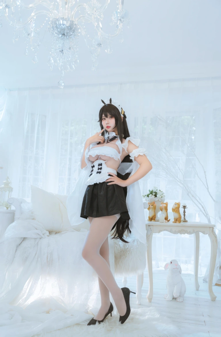 萌芽儿o0《碧蓝航线 不挠女仆》主题写真：35张全套美图