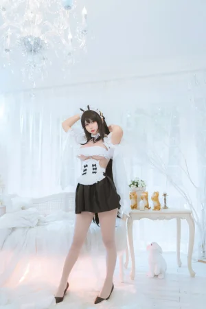 萌芽儿o0《碧蓝航线 不挠女仆》主题写真：35张全套美图
