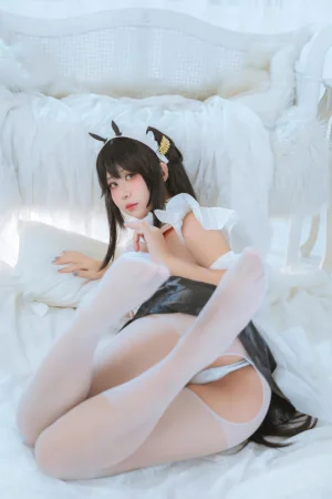 萌芽儿o0《碧蓝航线 不挠女仆》主题写真：35张全套美图