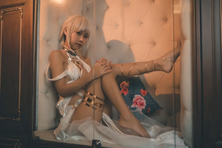 萌芽儿o0《碧蓝航线 马萨诸塞礼服》主题写真：30张全套美图