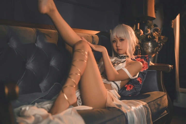 萌芽儿o0《碧蓝航线 马萨诸塞礼服》主题写真：30张全套美图