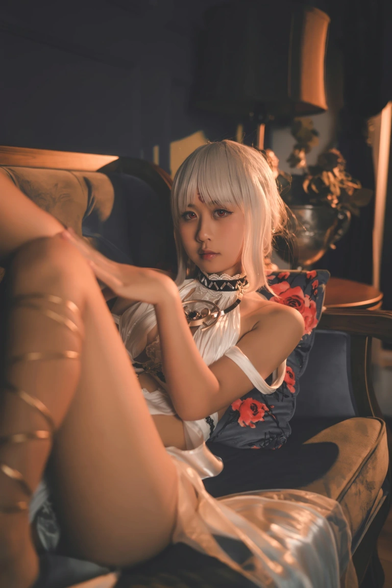 萌芽儿o0《碧蓝航线 马萨诸塞礼服》主题写真：30张全套美图