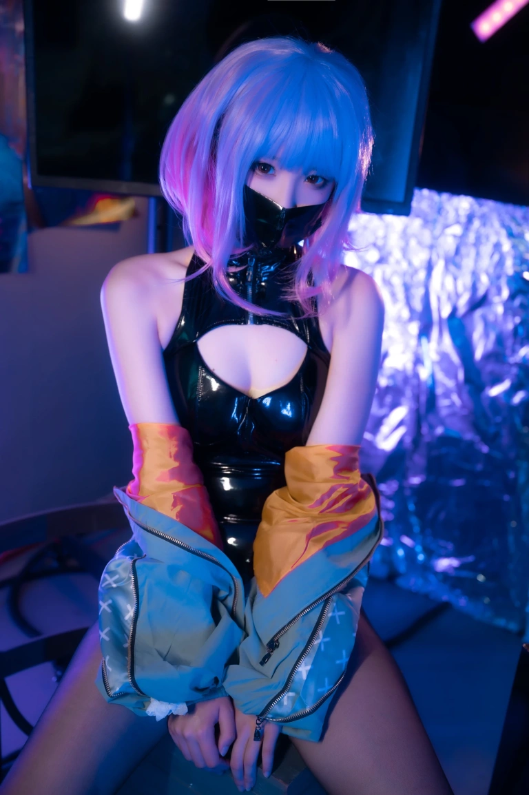 Quan冉有点饿《LUNA 高叉兔女郎》主题写真：28张全套美图
