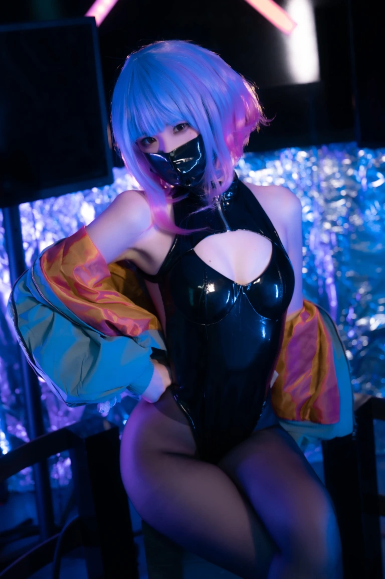 Quan冉有点饿《LUNA 高叉兔女郎》主题写真：28张全套美图