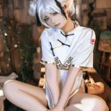 Quan冉有点饿《芙莉莲》主题写真：40张全套美图