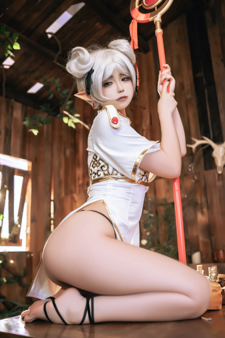 Quan冉有点饿《芙莉莲》主题写真：40张全套美图
