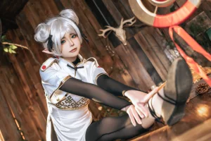 Quan冉有点饿《芙莉莲》主题写真：40张全套美图
