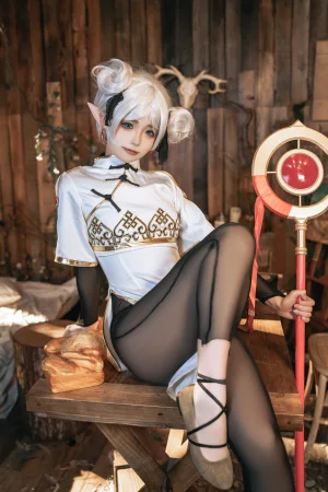 Quan冉有点饿《芙莉莲》主题写真：40张全套美图