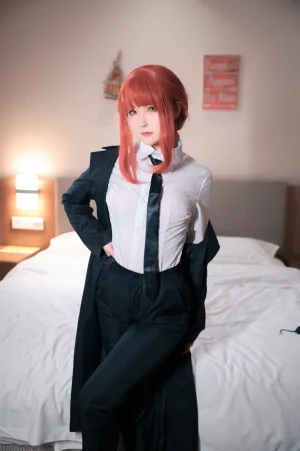 Quan冉有点饿《玛奇玛》主题写真：22张全套美图