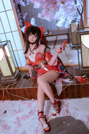 Quan冉有点饿《花火》主题写真：62张全套美图
