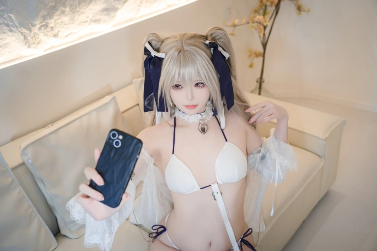 Quan冉有点饿《安克雷奇泳装》主题写真：47张全套美图
