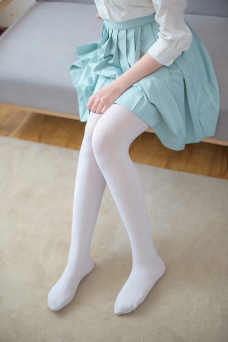 森萝财团《R15-003》主题写真：94张全套美图
