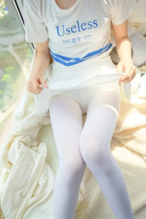 森萝财团《R15-004》主题写真：111张全套美图