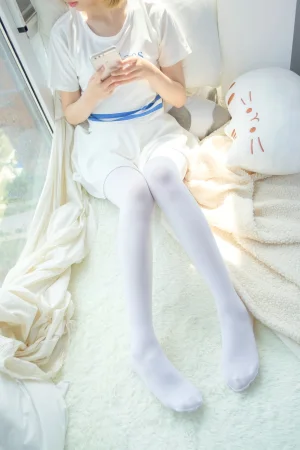 森萝财团《R15-004》主题写真：111张全套美图